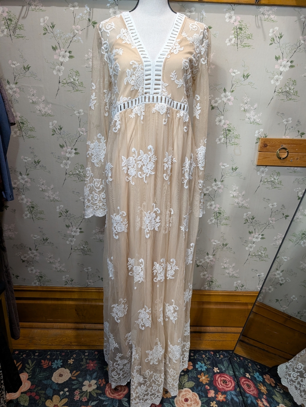 Forever 21 Crochet Lace Maxi Dress - Picture 10 of 14